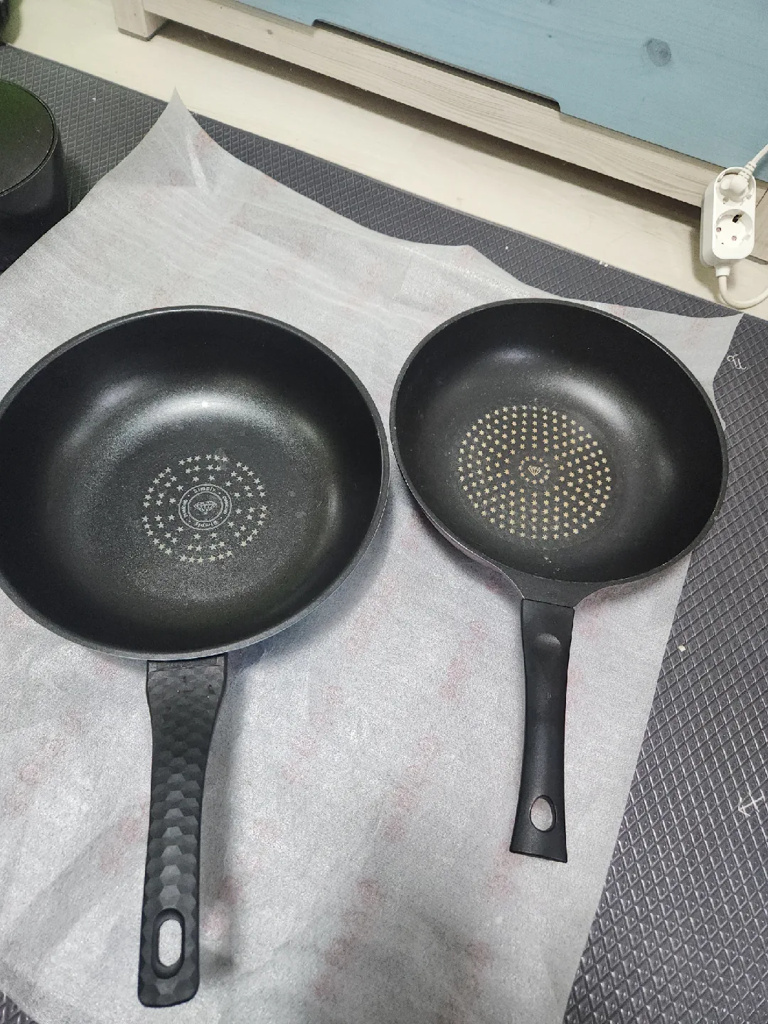 중고 프라이팬 2개