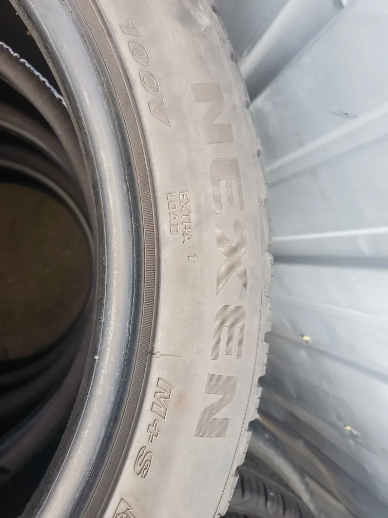중고 윈터타이어 245/45R18 한대분 겨울대비 하셔야죠?