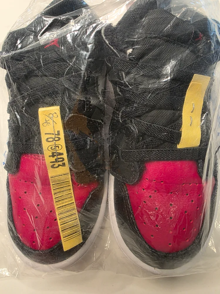 조던1 로우 알트 판매합니다.(중고/베이비/150)