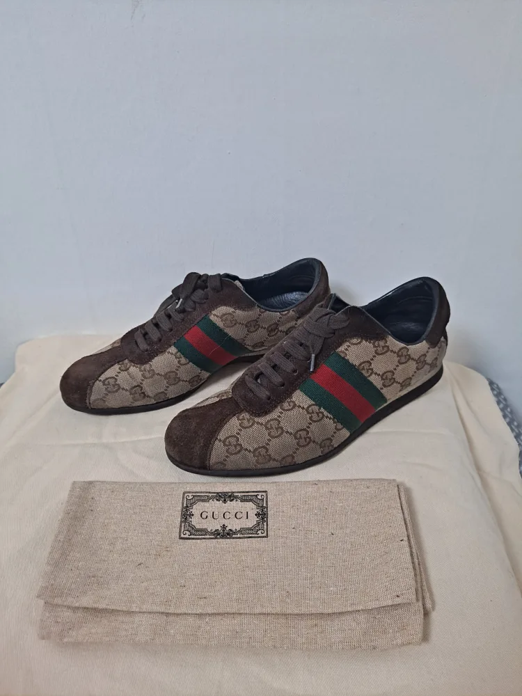 구찌 GG 로고 삼선 스니커즈 EU37/ 240 사이즈