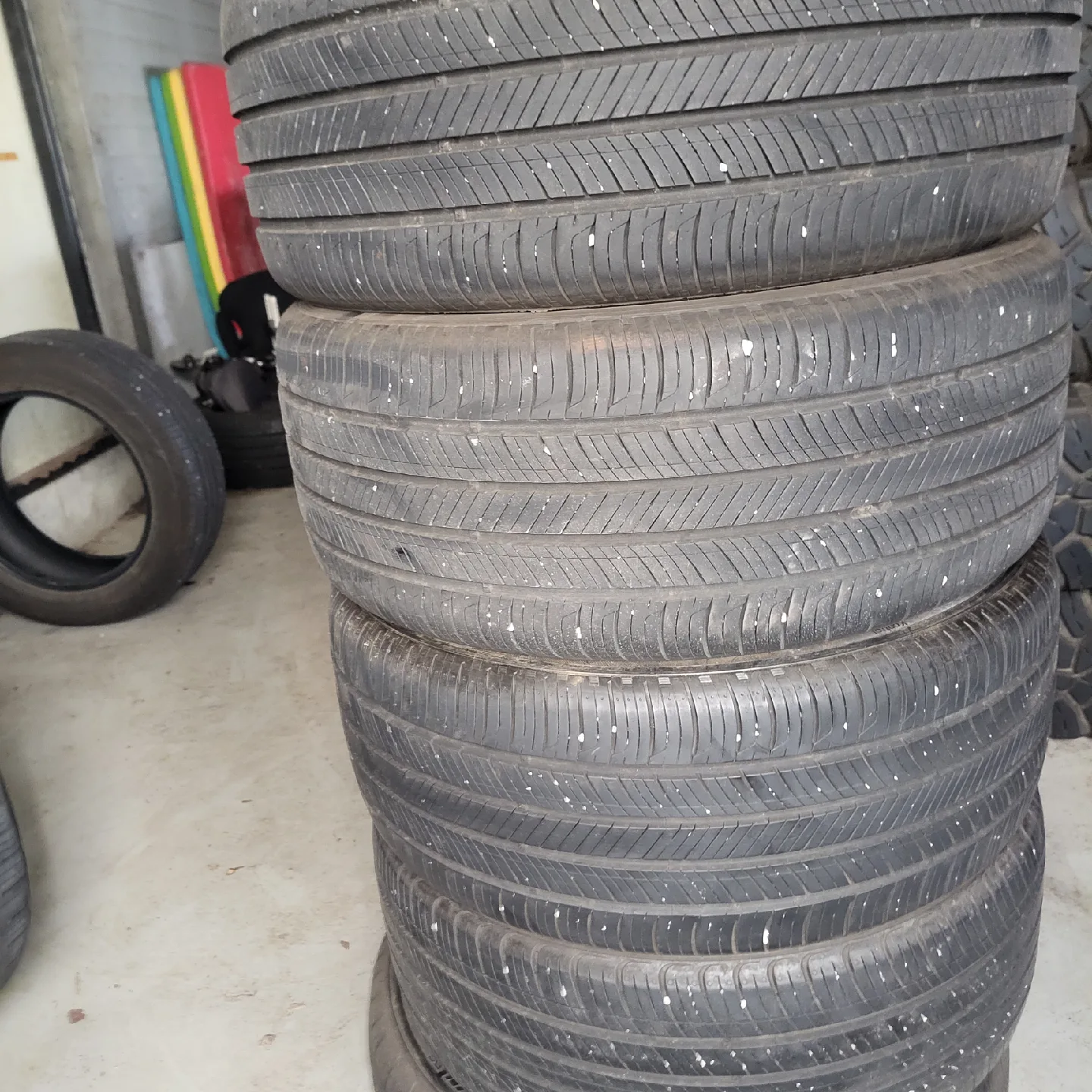 (중고타이어)225 45 17 한국 키너지 2개 넥센 2개 판매