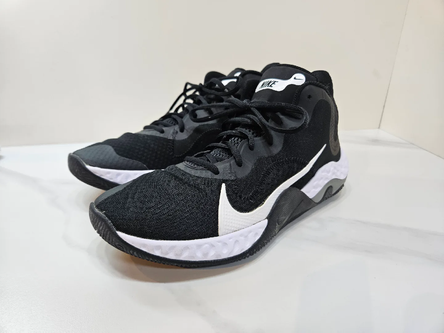 나이키 리뉴엘리베이트 운동화 275