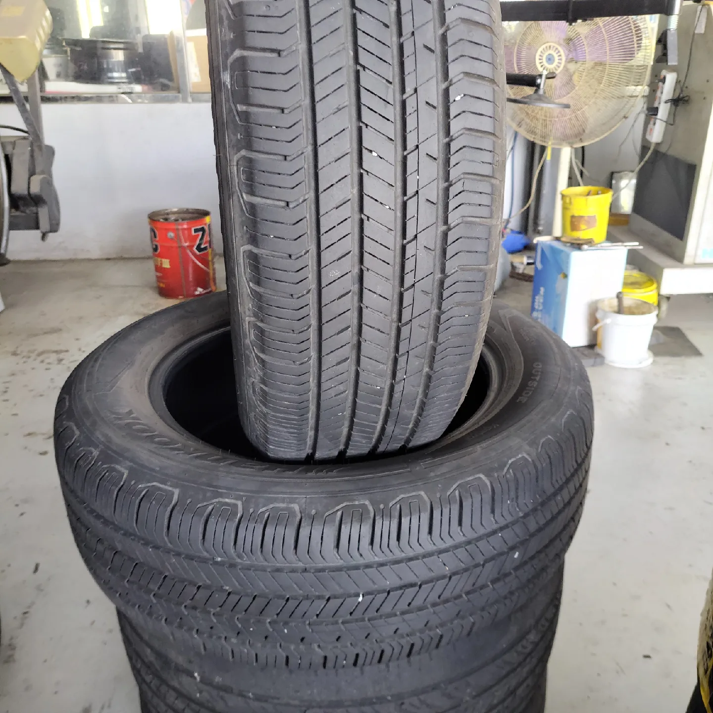 (중고타이어)225 60 17 한국 다이나프로 2개 판매합니다