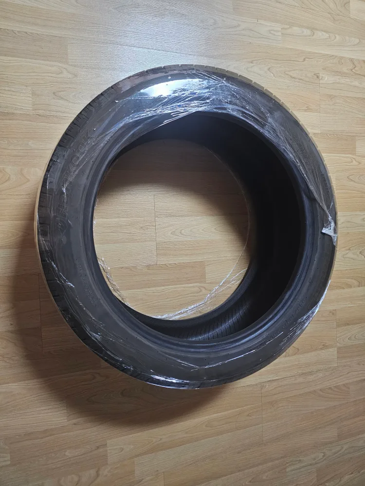 중고 한국타이어 245/45/19인치 팔아요