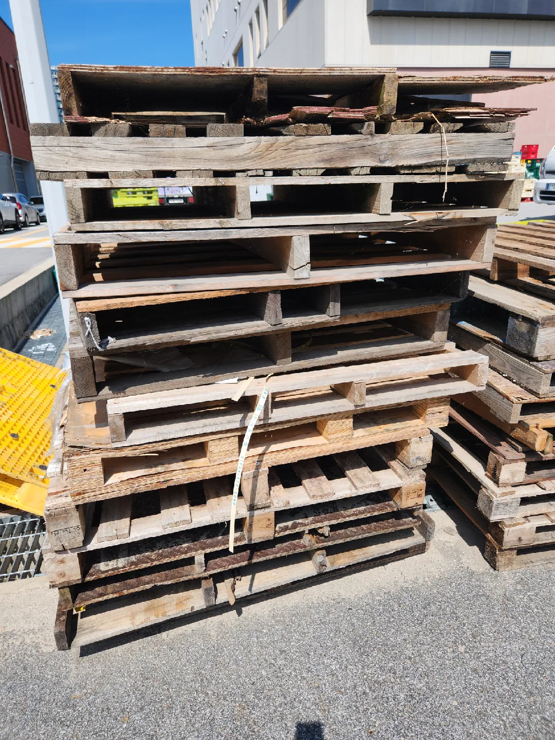 중고 나무 파레트