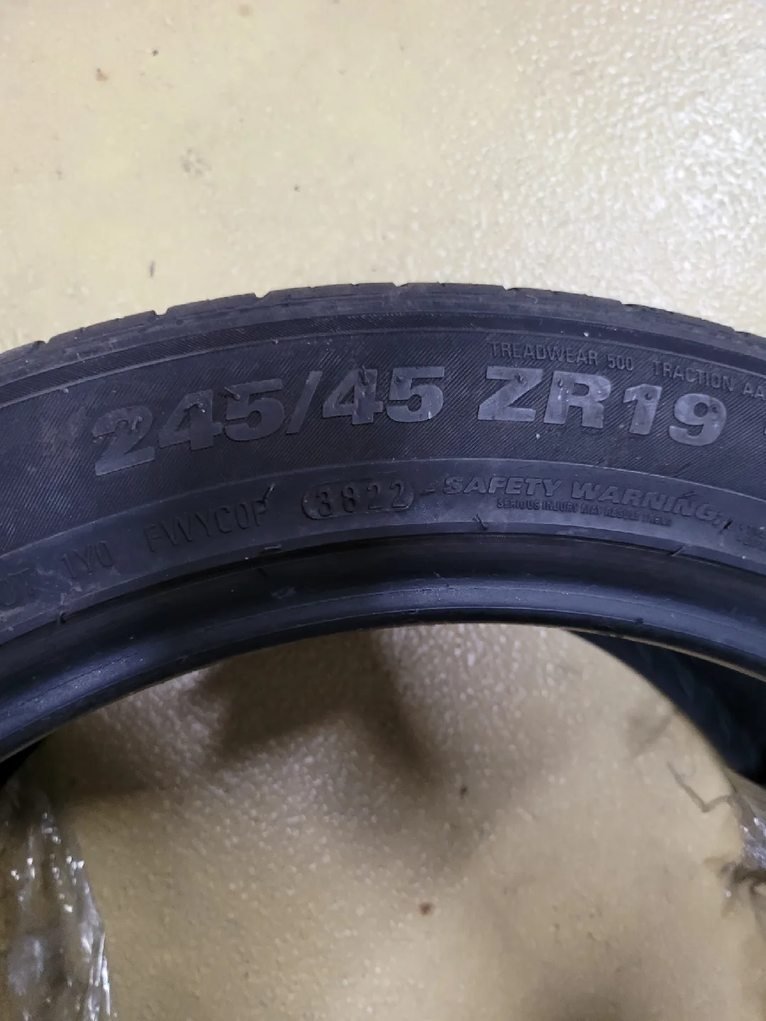 245/45 /19 중고 타이어 2개