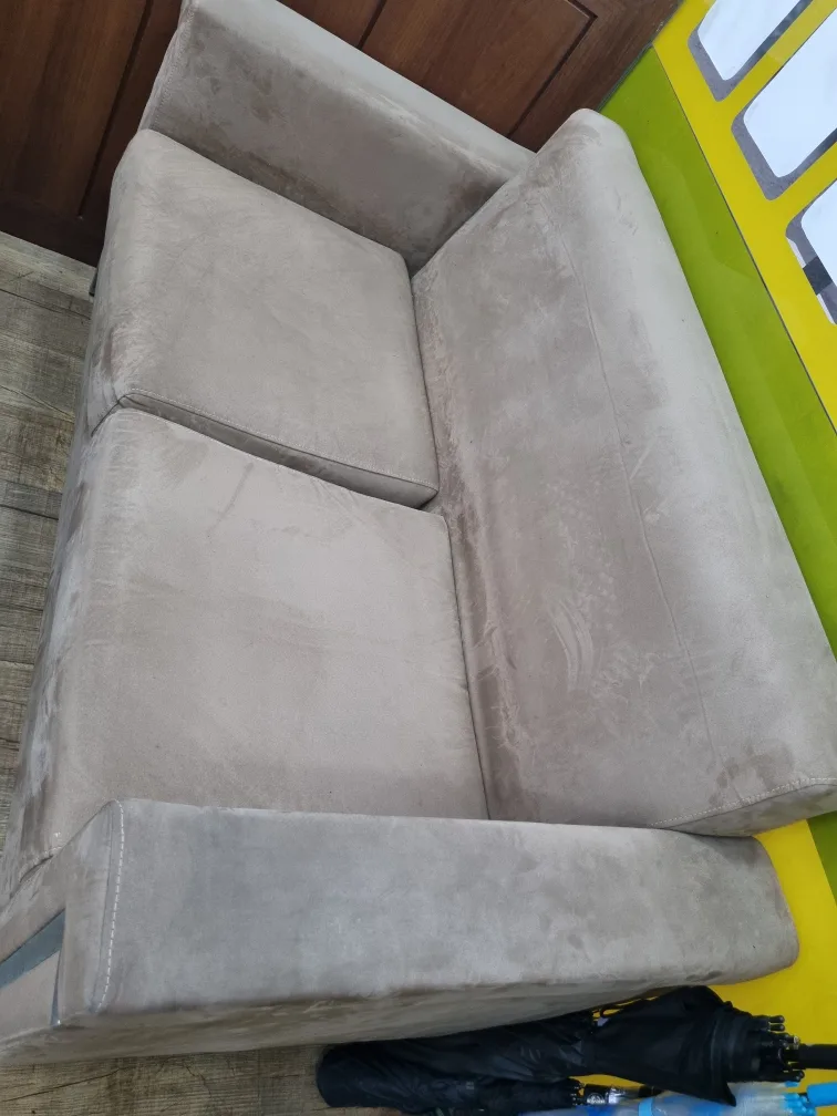 베이지색 중고 소파