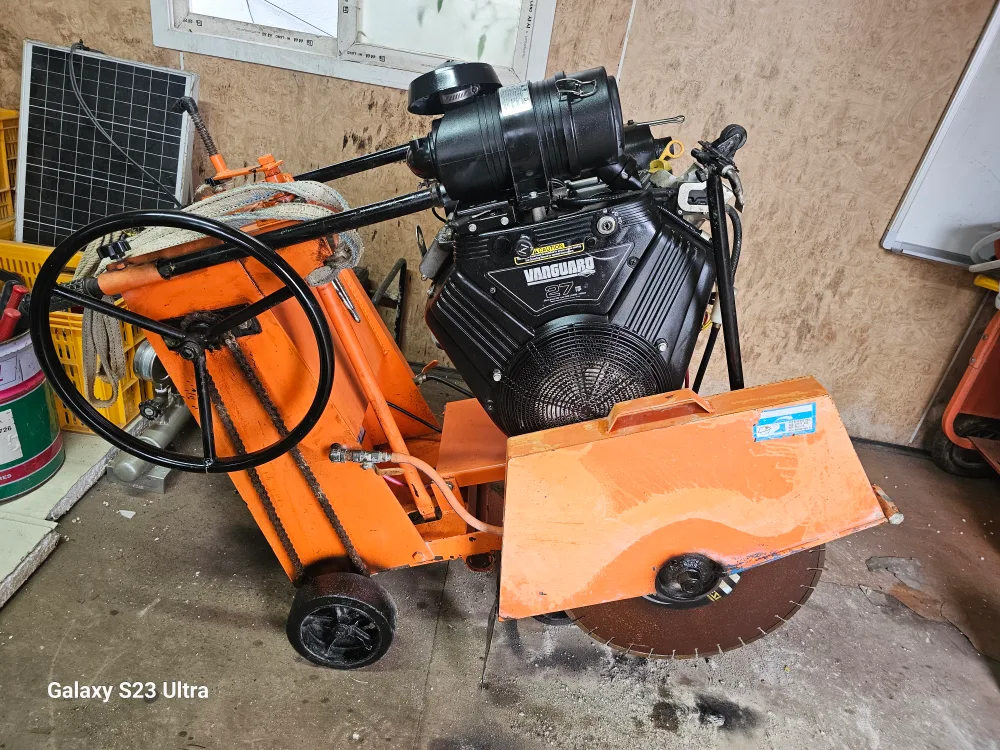 중고.도로컷팅기1대.살수기2대.람마1대