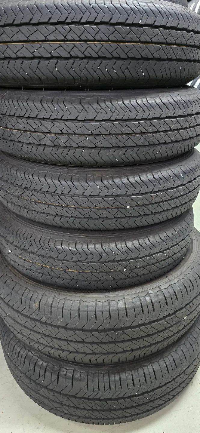 새것같은 중고타이어 한대분 판매합니다