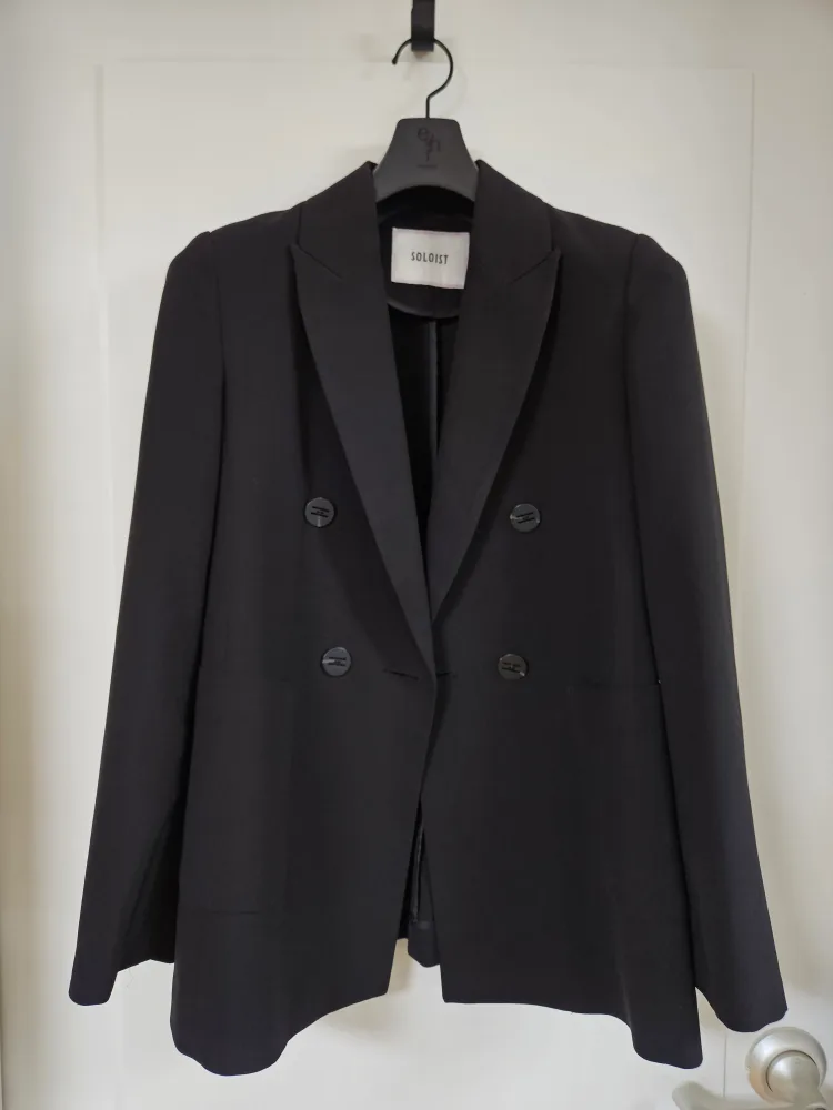솔로이스트 기본 블랙 자켓