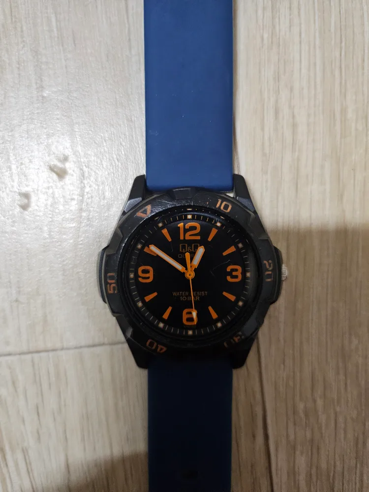 시티즌 100M 잠수 쿼즈  손목시계 큐엔큐 중고단품 판매합니다