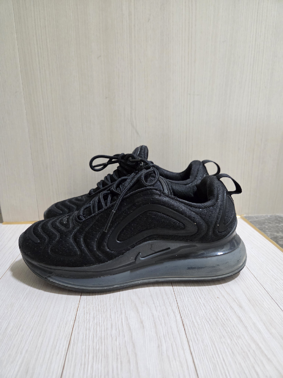 나이키 에어맥스 720 블랙