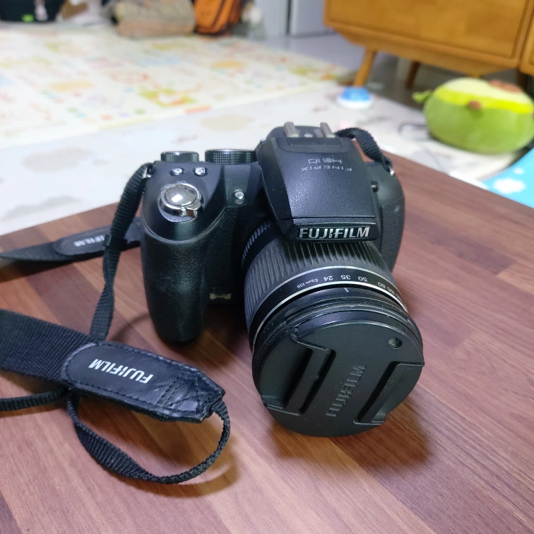 후지필름 파인픽스 HS10 카메라