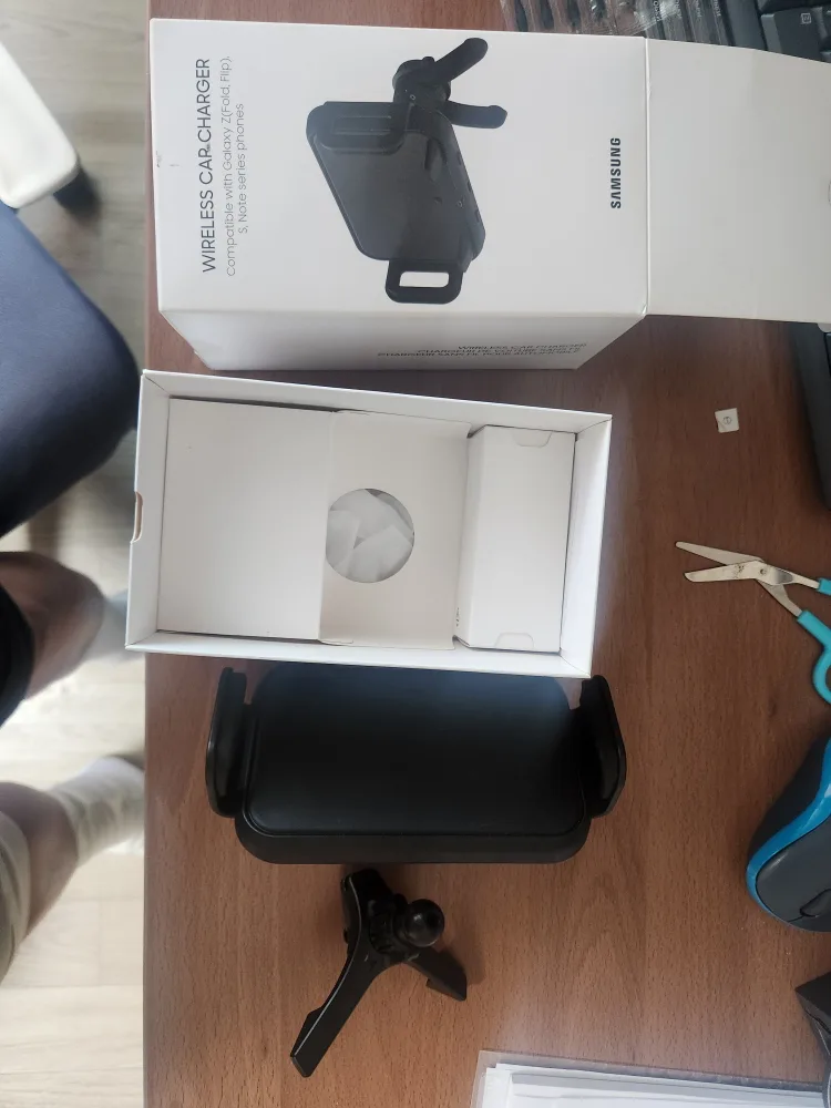 삼성정품 무선 차량용 충전기 중고상품