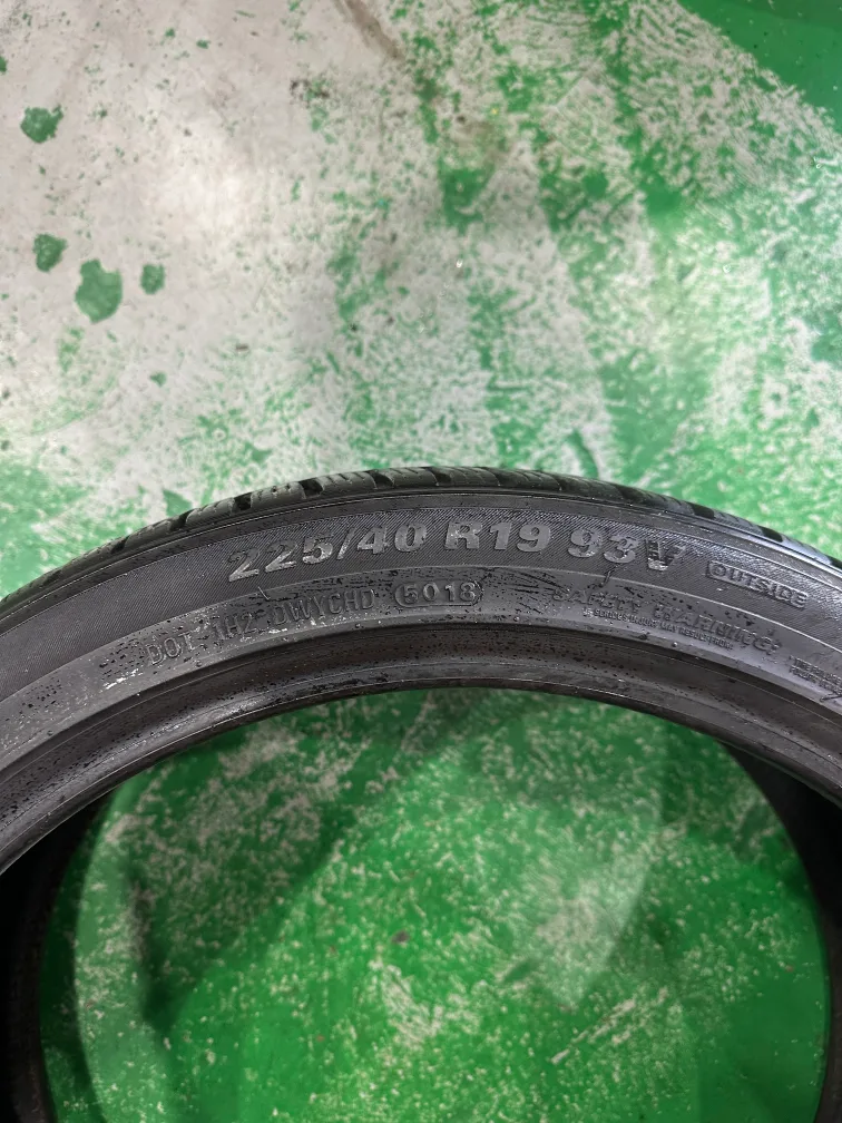 타이어 225/40 R19, 255/35 R19 중고스노우팝니다.