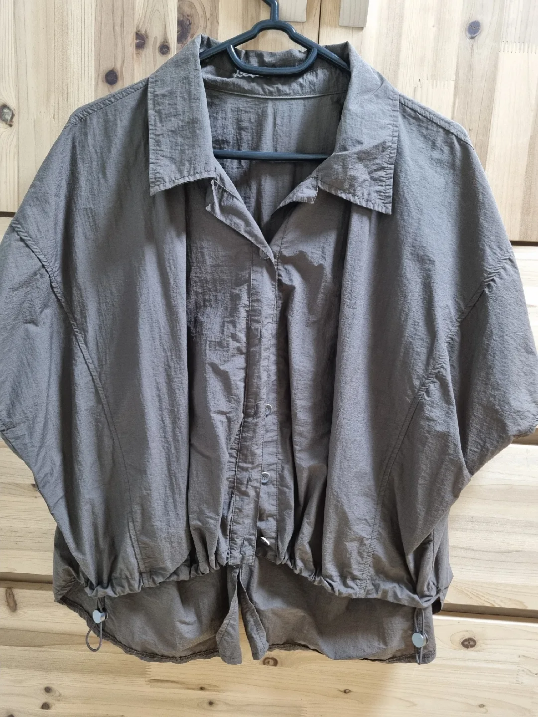 (중고품)바스락재질 소매 블라우스