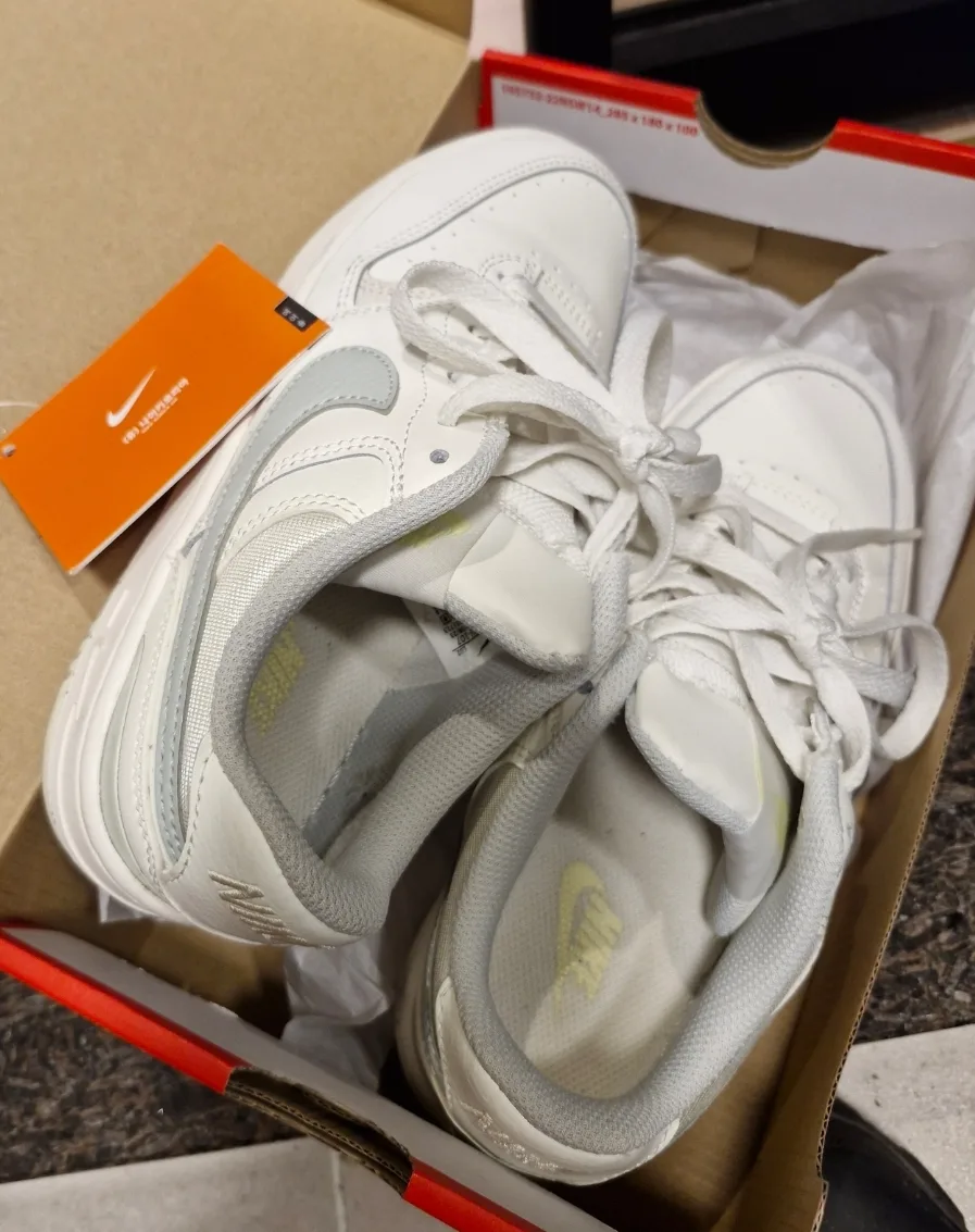 나이키 감마포스 220