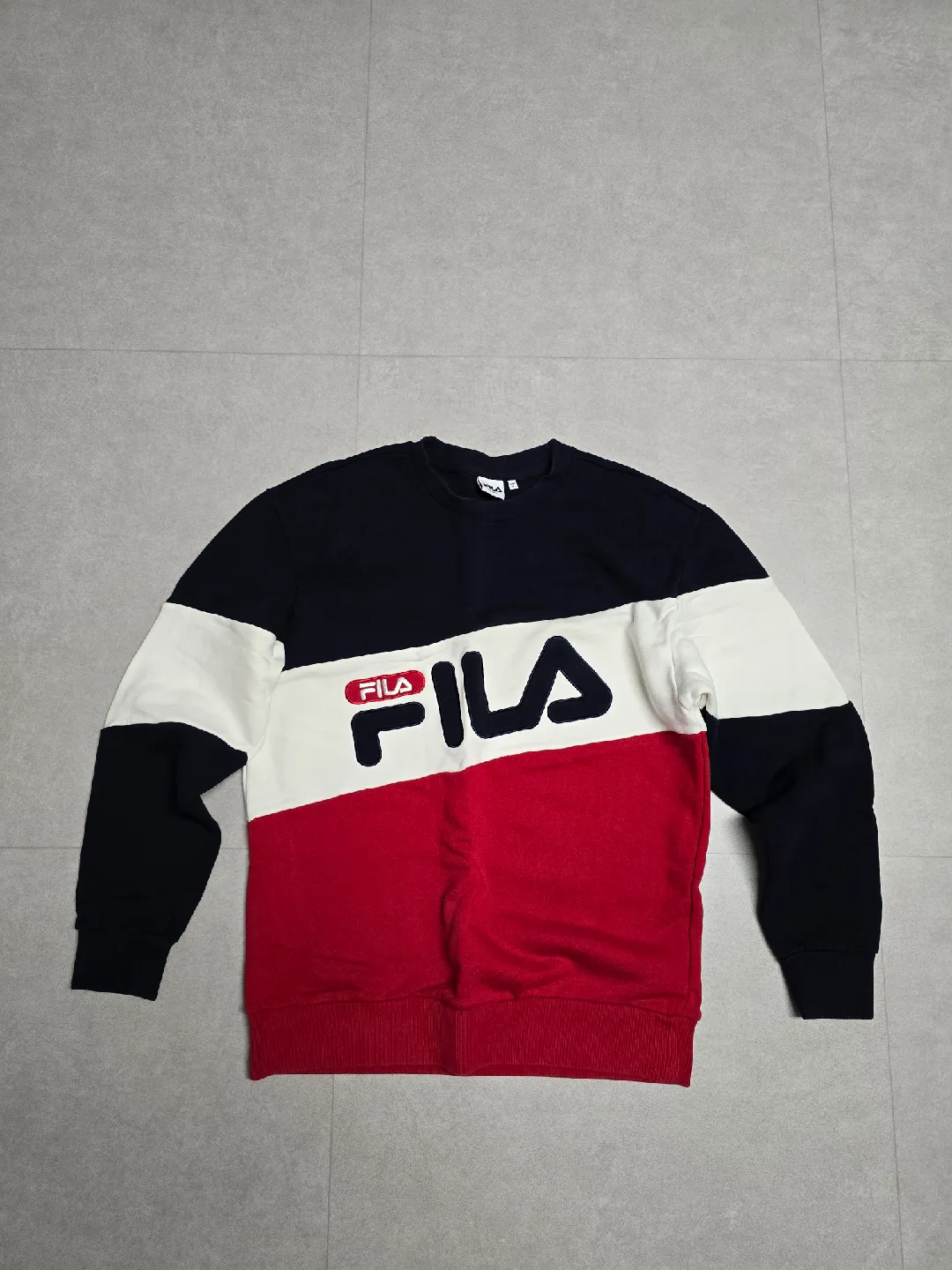 (중고판매)휠라 남성 맨투맨 티셔츠