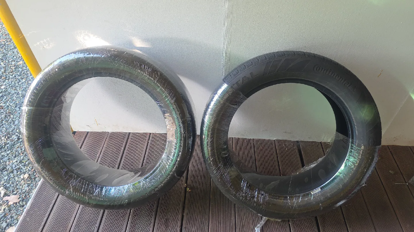 컨티넨탈 타이어 225/55R19 중고