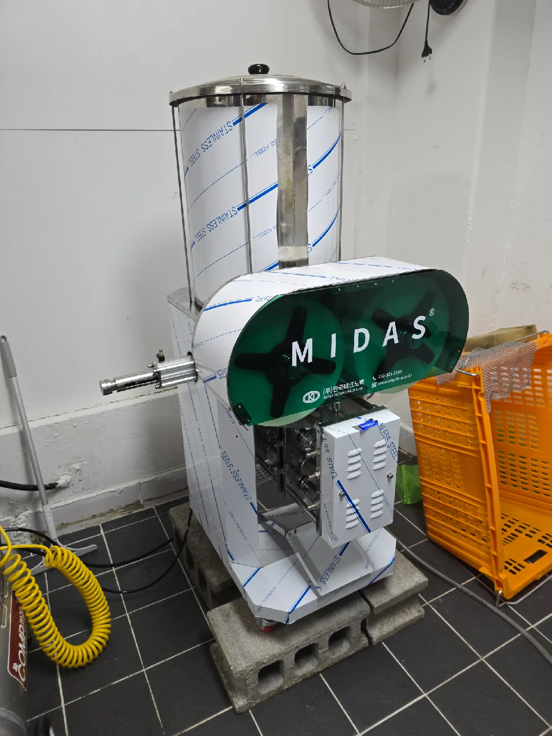 24년식 A급 중고 한국테크노팩 스텐 소스포장기, 건강원포장기 4단4면