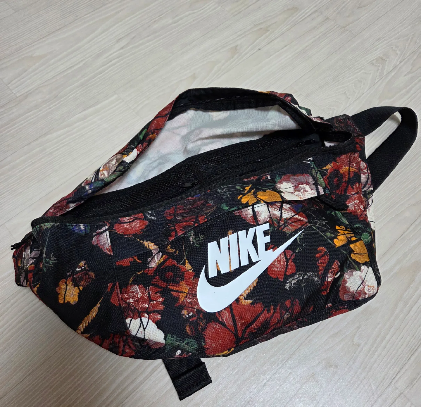 나이키 플로럴 힙색