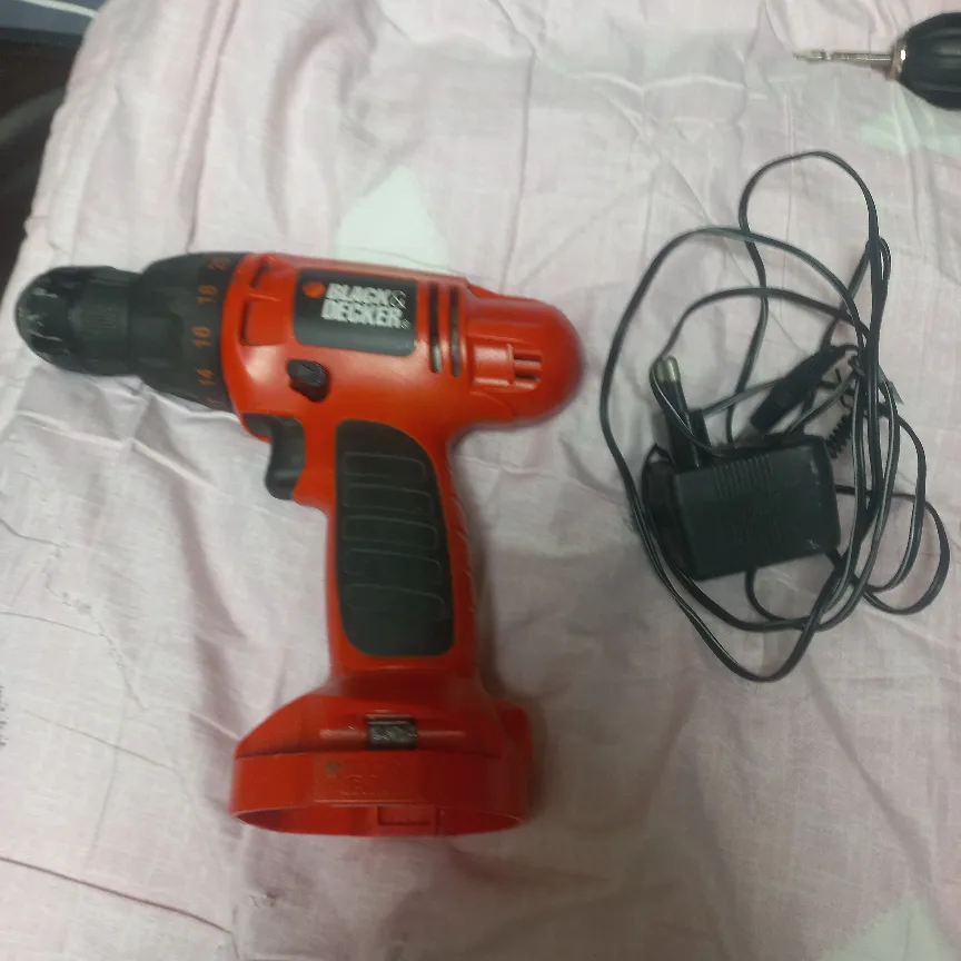 블랙데크중고드릴(밧데리가없음)