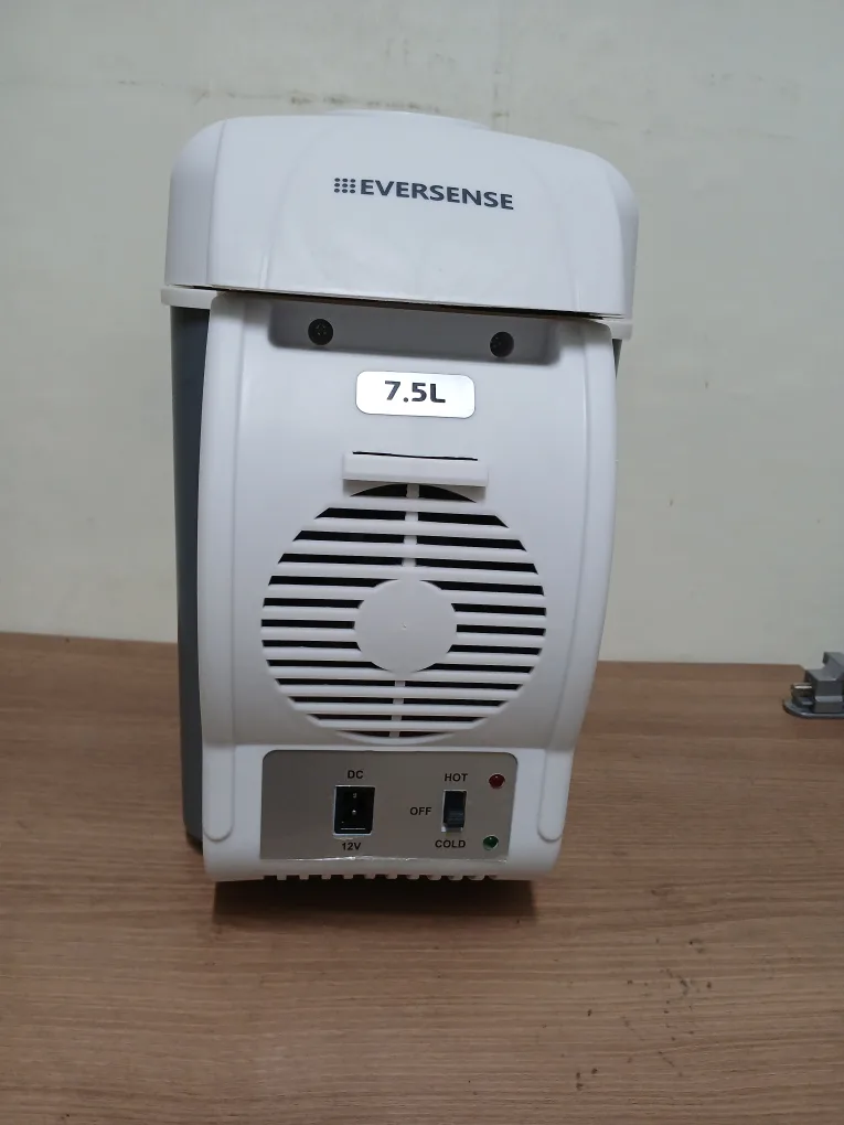 차량용 냉장고 중고 입니다