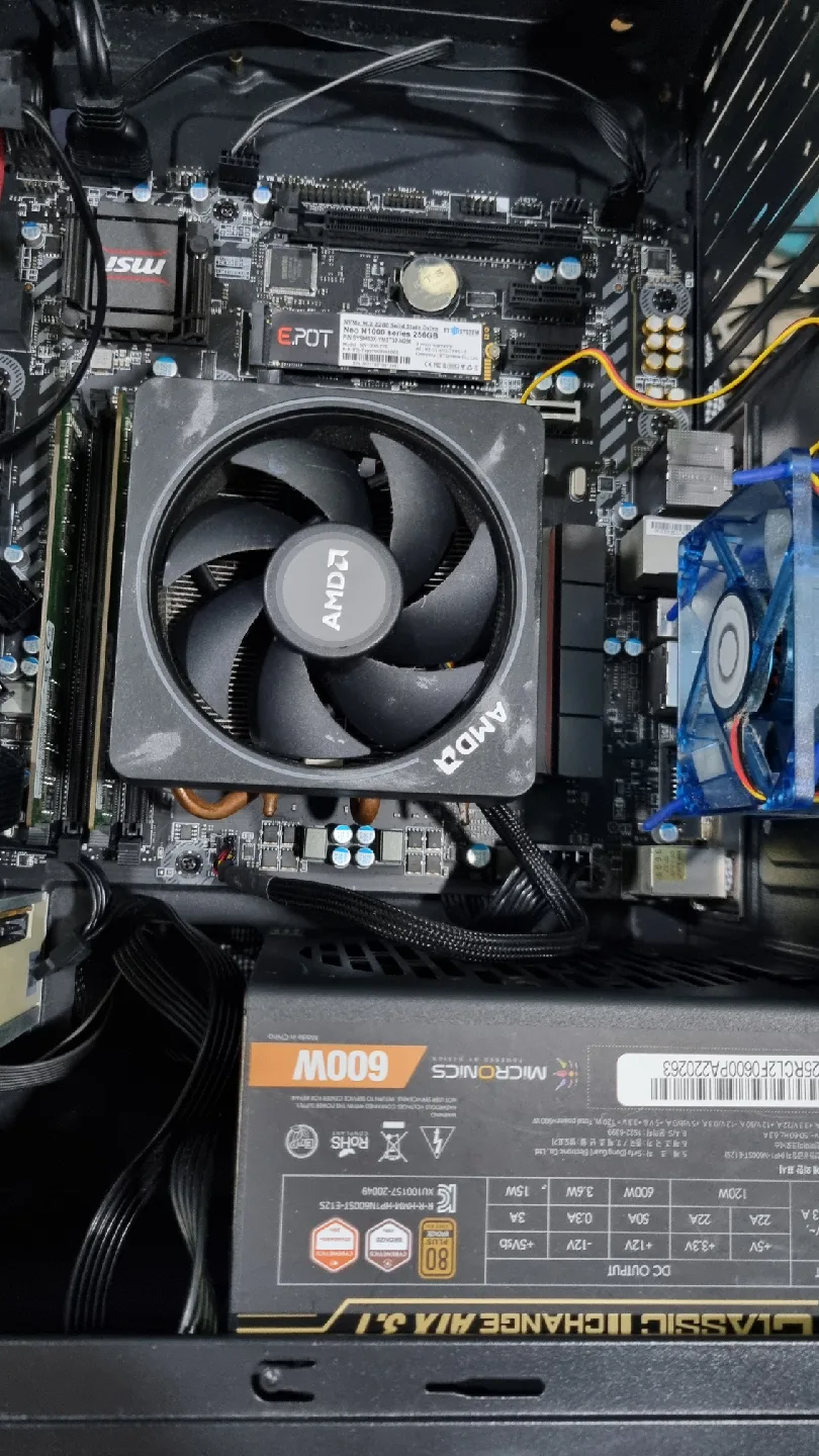 AMD 라이젠 2400g 데스크탑 PC 본체