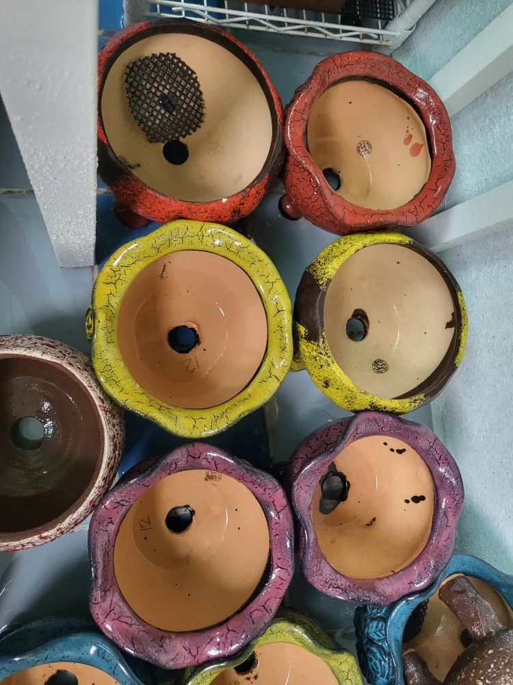 다양한 디자인 화분 모음