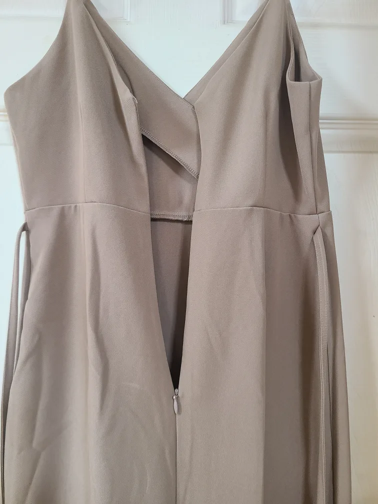 베이지색 끈나시 원피스