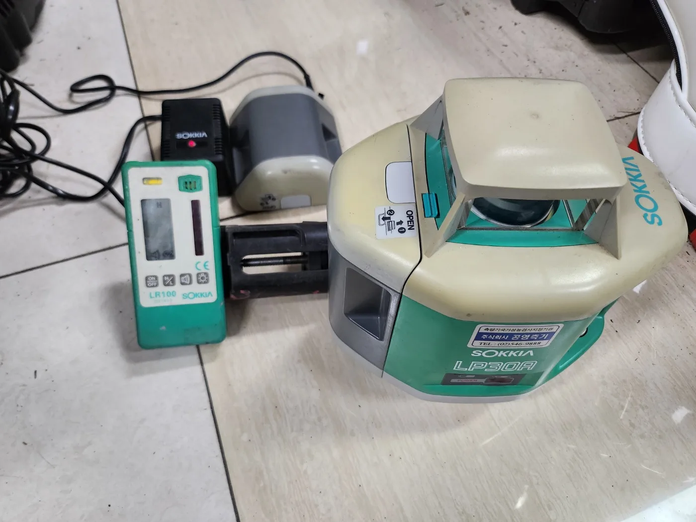 소키아 LP30A LR100 회전 레이저 레벨기 중고입니다