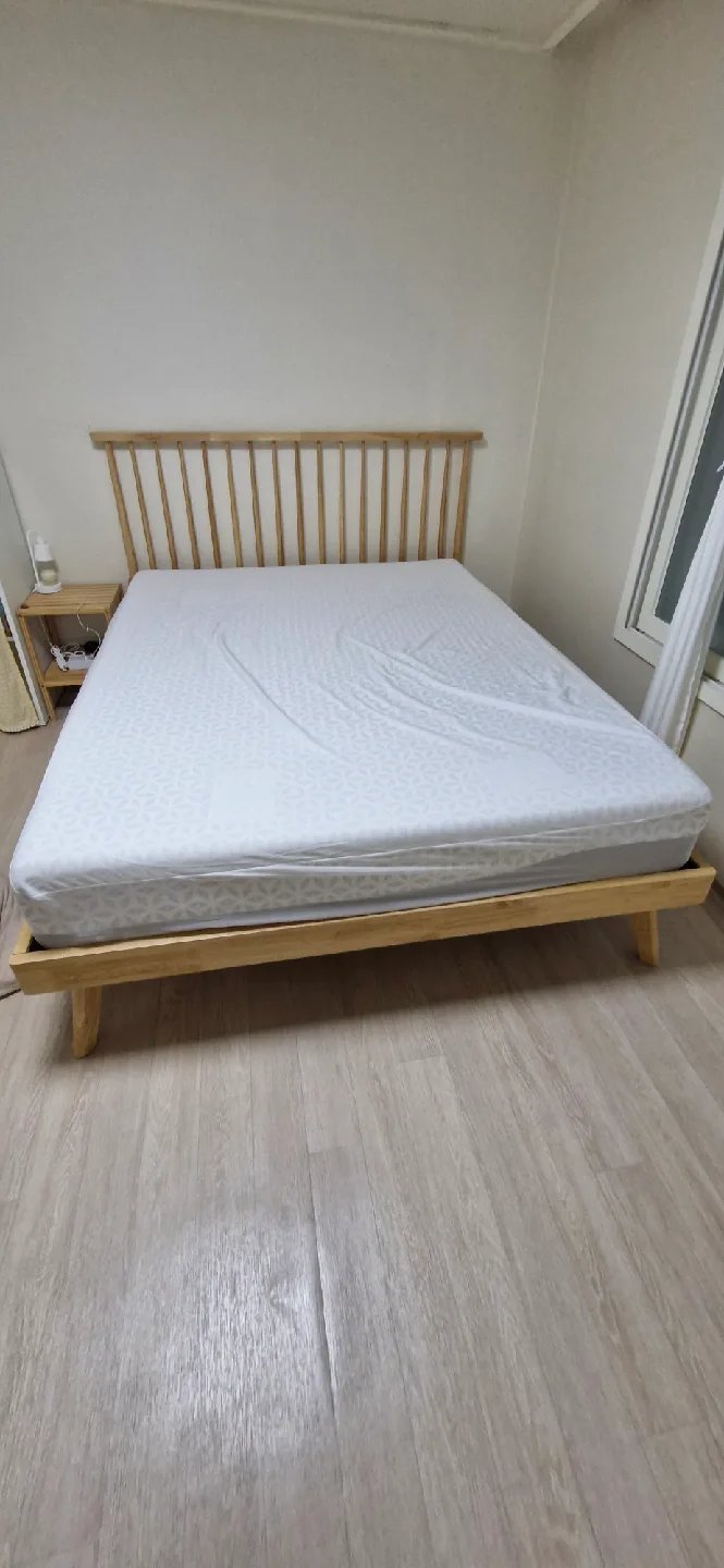 MARKET B ENITO 원목 침대(퀸) + 매트리스 중고