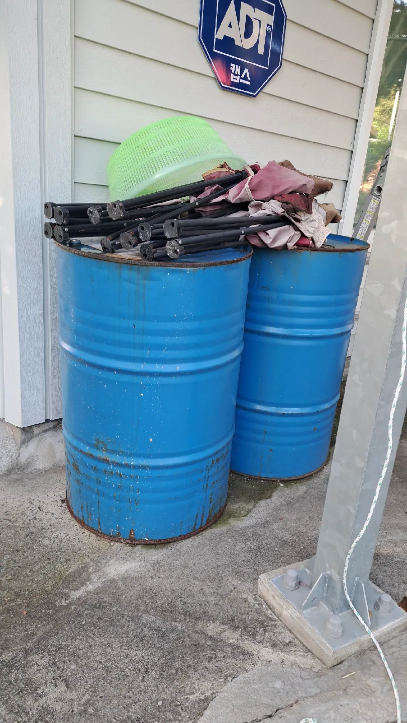 중고 드럼통 ( 철로된것과 프라스틱통)