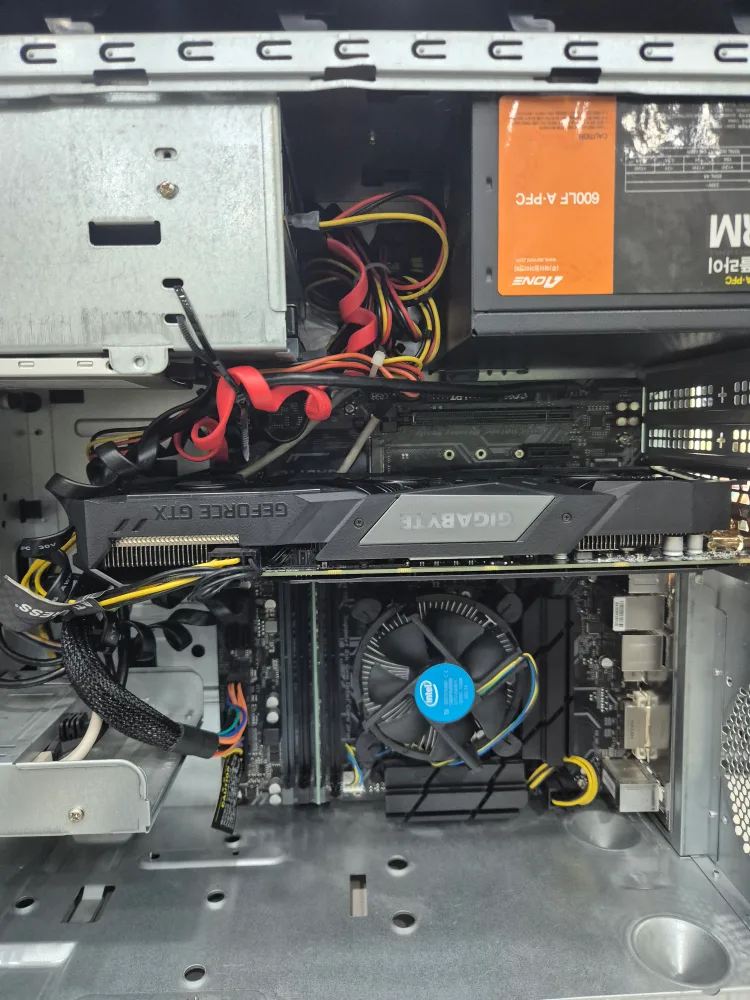 중고 컴퓨터 팝니다.