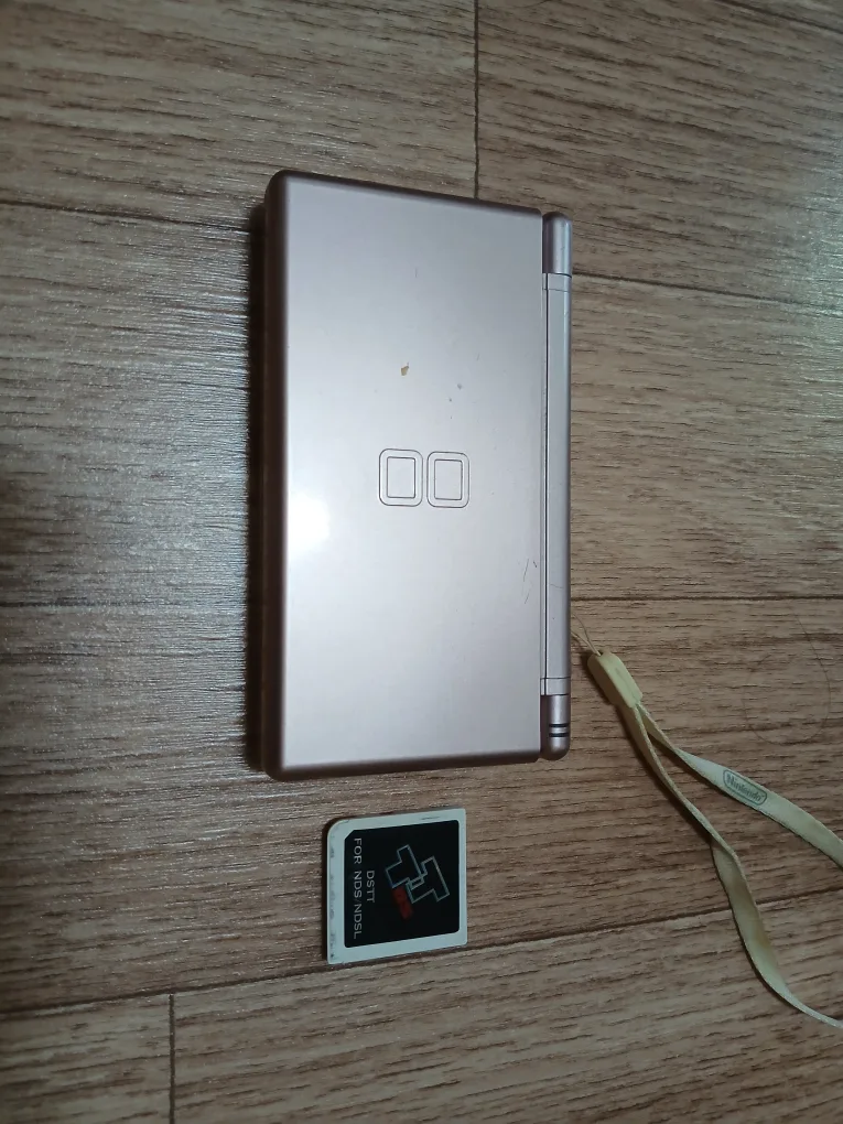 닌텐도 DS Lite 핑크 + DSTT 게임팩