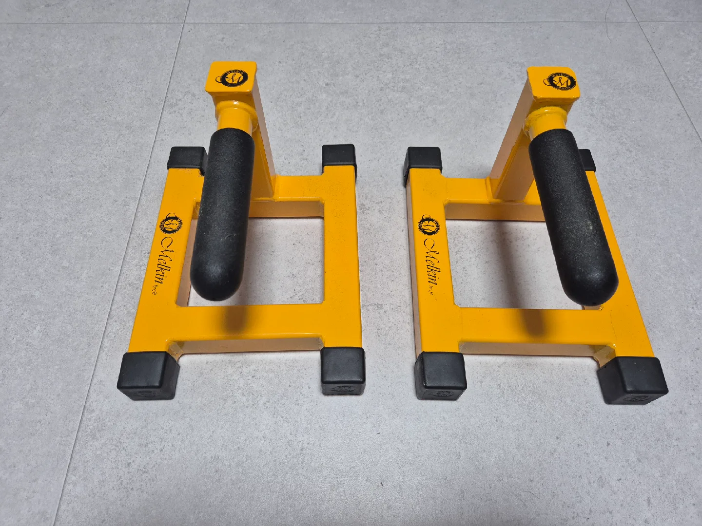 멜킨 푸쉬업바 팝니다.