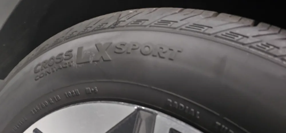 컨티넨탈 중고타이어 2개 (신형 투싼 장착)