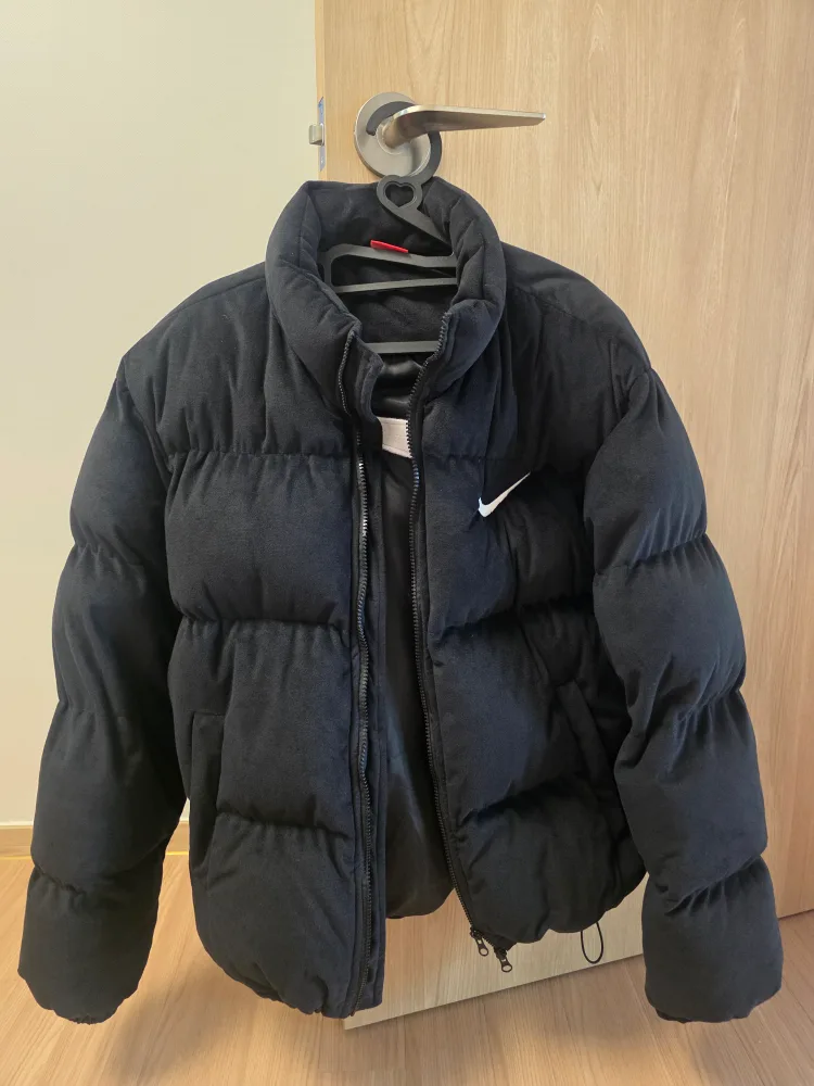 나이키 검정색 패딩
