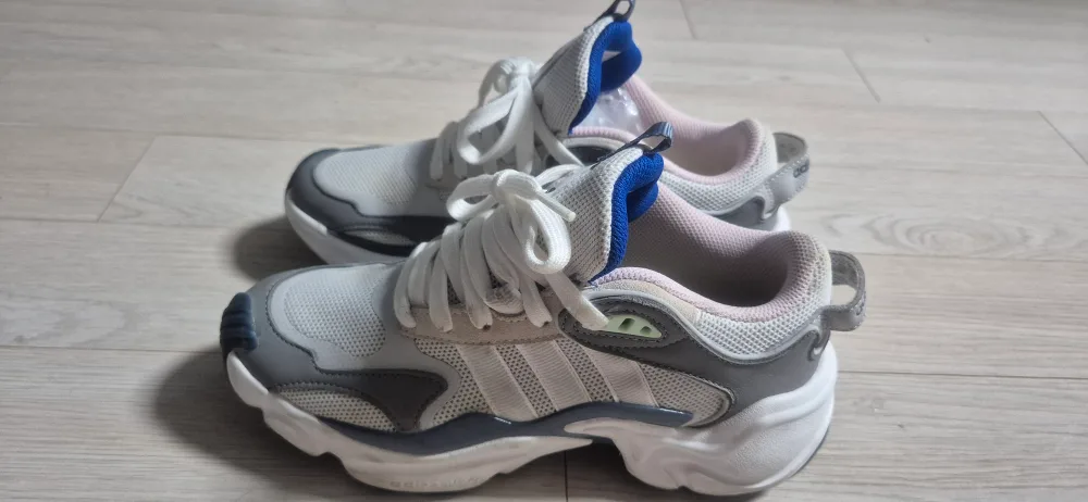 아디다스 메그무 러너 스니커즈 운동화 230mm