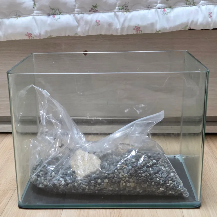 중고 유리어항 (흑사 조금)