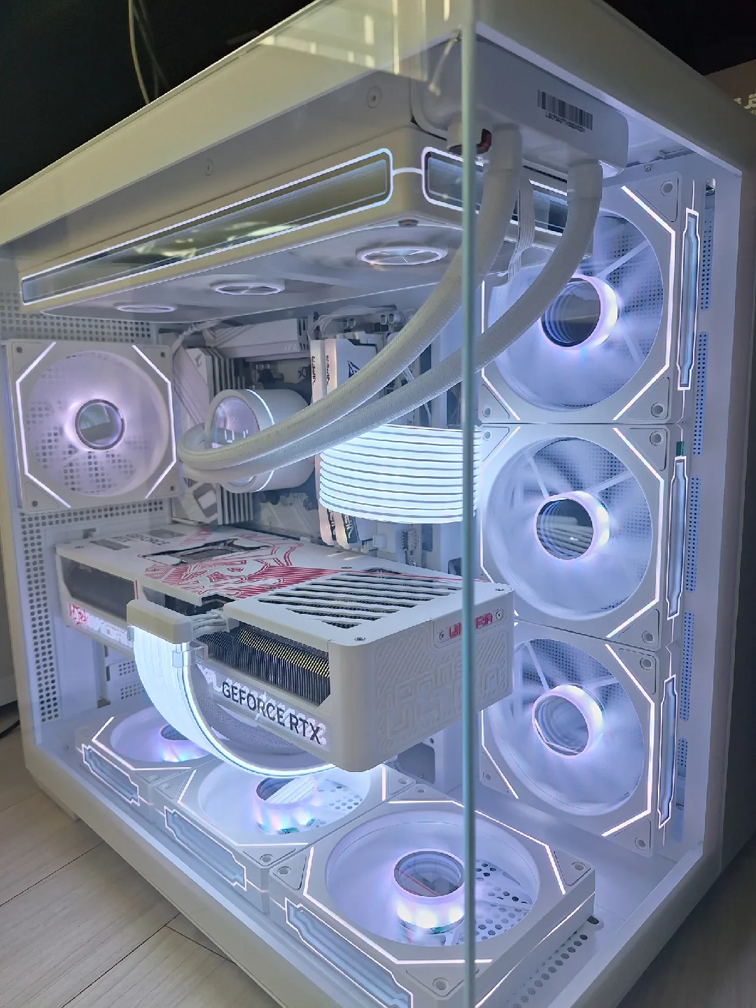 라이젠 9800X3D RTX5080 화이트 본체 판매합니다
