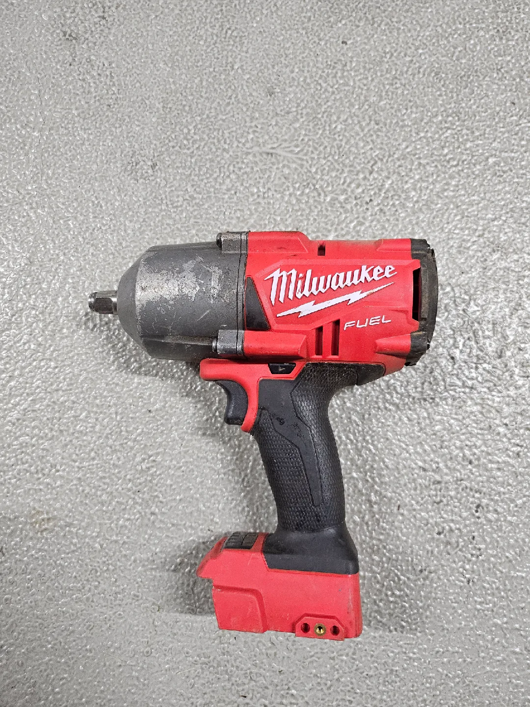 밀워키 M18 충전 임팩 렌치