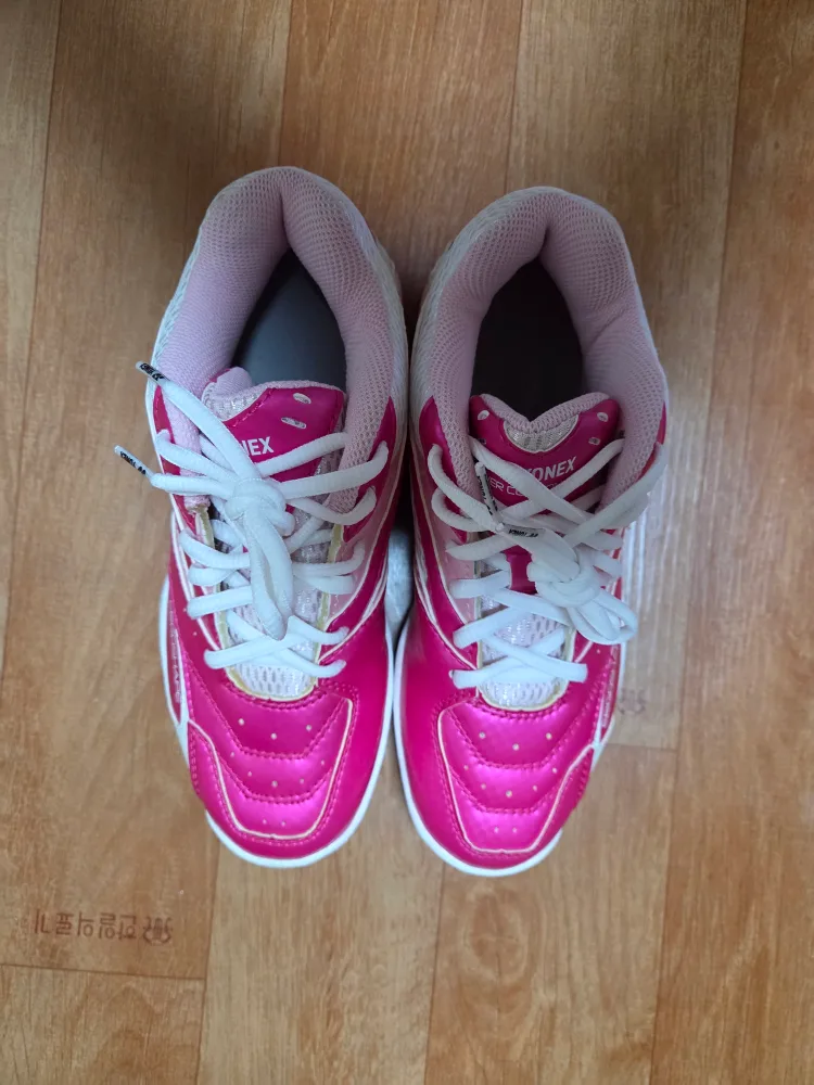 요넥스 운동화 225mm 미사용 판매합니다