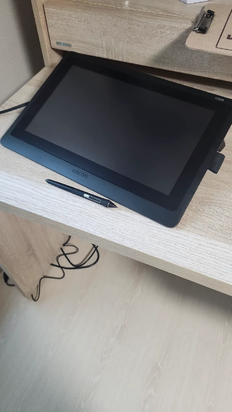 cintiq dtk1660 타블렛 팔아요~