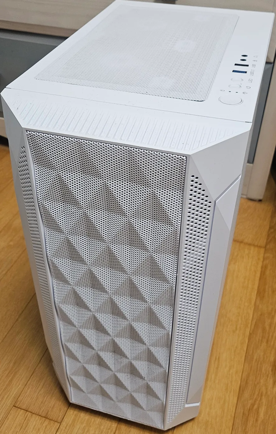 가성비 게이밍 2달사용 중고 컴퓨터 판매합니다