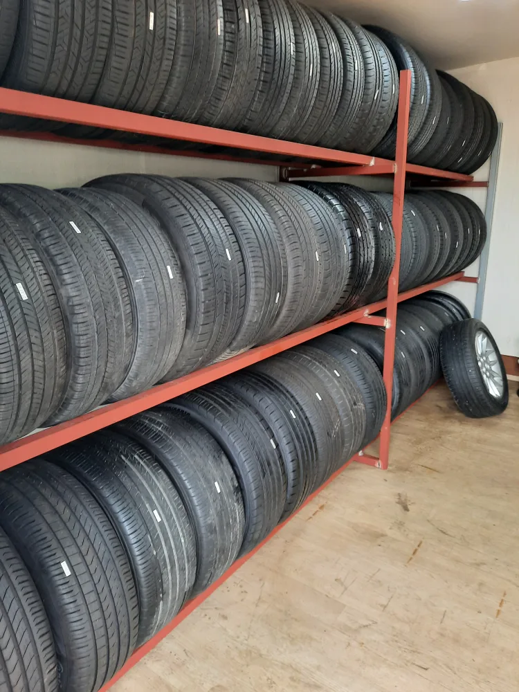 중고 타이어 여러개 있어요!