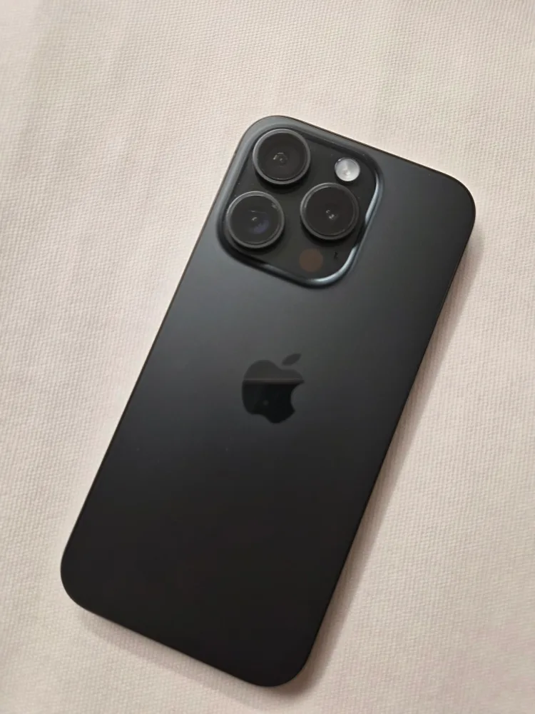 아이폰 15프로 블랙티타늄 256gb 판매합니다(풀박스)