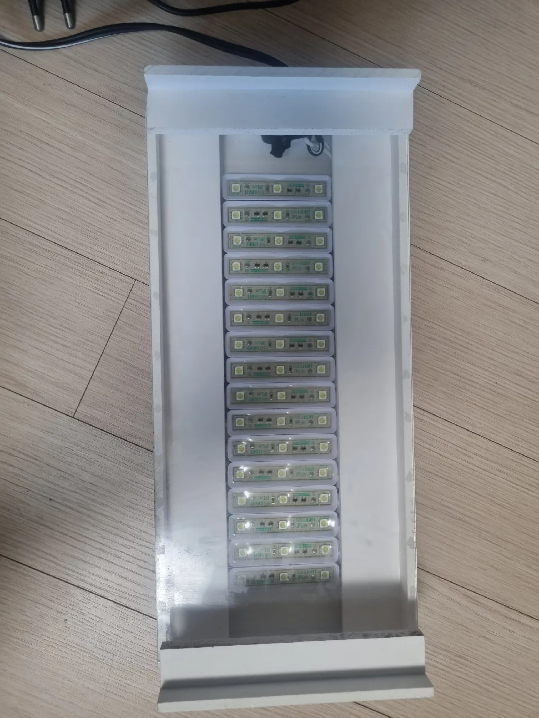 물생활 용품 팝니다. (외부 여과기, 조명, 브로와, 자석봉)