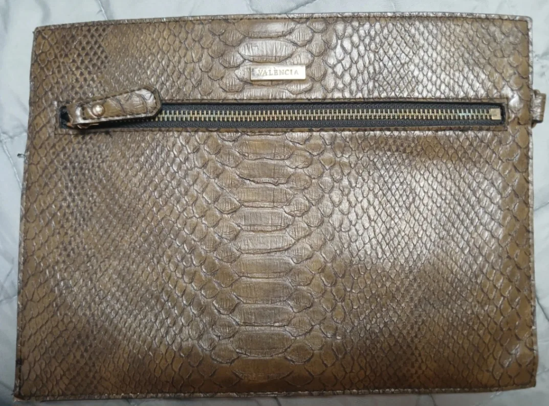 발렌시아 클러치 백 팝니다(남자)