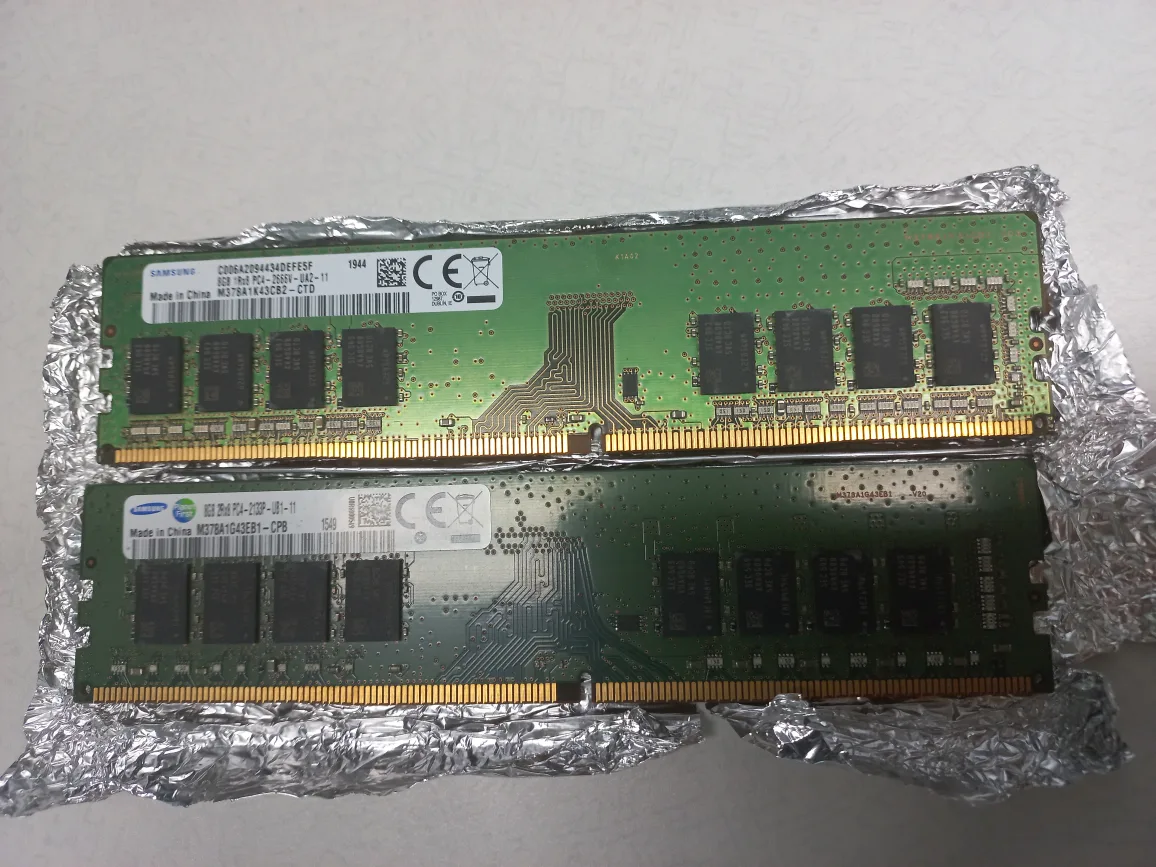 중고 삼성 DDR4 8GB 램 2개 PC